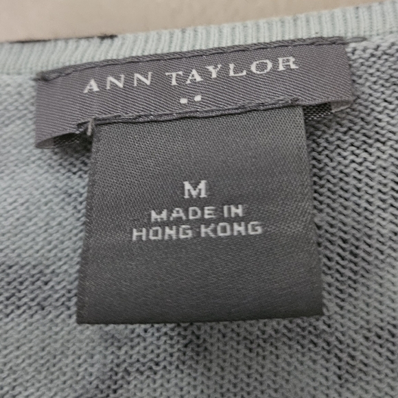 Ann Taylor Outlet Floral Button Sown Cardigan Women's Size M 100% Cotton - Picture 3 of 4